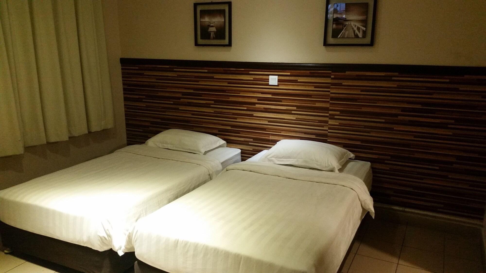 Hotel Sri Iskandar Kota Kinabalu Esterno foto